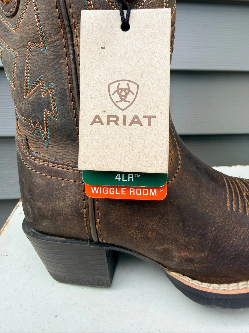 Ariat Brown Kids Western Pull-On Boots with Turquoise Stitching NWT/ no box